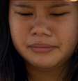 Elfie Batista, de 19 anos, é uma das sobreviventes na cidade de Guiuan, a primeira a ser atingida na passagem do tufão Haiyan  Foto: BBC News Brasil