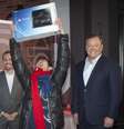 <p>Joey Chiu, de 24 anos, foi o primeiro comprador do PS4 nos Estados Unidos, na última sexta-feira (15)</p>  Foto: Reuters