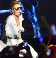 <p>Cantor durante show no Rio: ele tem sido mais falado ultimamente pelas criancices do que pela música</p>  Foto: Daniel Ramalho / Terra