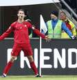 Cristiano Ronaldo comemora gol em vitória de Portugal sobre a Suécia em Estocolmo; o astro decidiu a classificação lusitana à Copa do Mundo  Foto: AP