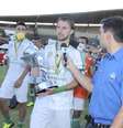 <p>Henrique levantou a ta&ccedil;a da S&eacute;rie B no s&aacute;bado</p>  Foto: Mazão Ramires / Futura Press