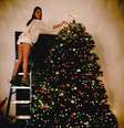 Alessandra Ambrósio está arrumando a casa para o Natal  Foto: Instagram / Reprodução