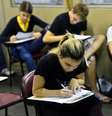<p>Concursos desta semana oferecem salários de até R$ 13.500</p>  Foto: Daniel Ramalho / Terra