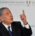 Netanyahu gesticula durante encontro bilateral em Rola  Foto: AFP