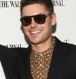 Zac Efron precisou de alguns tratamentos para ficar com o sorriso perfeito, mas o resultado foi dentes proporcionais e alinhados  Foto: Getty Images 