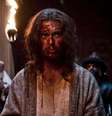Jesus entra na cidade de Jerusalém em cena da minissérie A Bíblia, exibida no Brasil pela Record  Foto: Rede Record / Divulgação