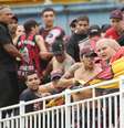 <p>Torcida Os Fanáticos será afastada dos estádios. O prazo ainda não foi acordado entre a organizada e o Ministério Público do Paraná</p>  Foto: Giuliano Gomes / Gazeta Press