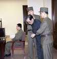 Imagem divulgada pela mídia estatal de Jang Song-thaek no tribunal antes de ser executado   Foto: KCNA / Reuters