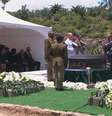 Frame de televisão mostra imagem dos momentos finais do sepultamento de Mandela  Foto: Reuters