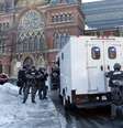 Equipe da Swat foi ao campus de Harvard para investigar a suposta ameaça  Foto: AP