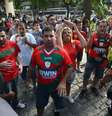 <p>Torcida da Portuguesa foi de &ocirc;nibus e avi&atilde;o ao Rio de Janeiro</p>  Foto: Daniel Ramalho / Terra