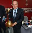 <p>Presidente da Fifa se rendeu à bela campanha da equipe africana, que derrotou o Atlético-MG por 3 a 1 e se classificou para a final do Mundial</p>  Foto: Getty Images 