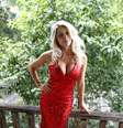 <p>Em época de festas, os vestidos coloridos são escolhas certas das celebridades</p>  Foto: AgNews