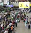 <p>Em Guarulhos, metade dos voos tiveram atraso</p>  Foto: Beto Martins / Futura Press
