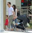 Matthew MacCounaghey foi fotografado passeando com a família em Belo Horizonte, Minas Gerais  Foto: Dilson Silva / AgNews