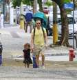 Matthew MacCounaghey está de férias no Brasil com a família. O ator foi fotografado nesta terça-feira (24) entrando em um restaurante de Belo Horizonte, em Minas Gerais  Foto: Gabriel Reis e Dilson Silva / AgNews