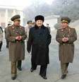 Kim Jong-un visita área militar em local não especificado na Coreia do Norte  Foto: AFP