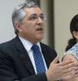 <p>Ministro da Saúde, Alexandre Padilha, durante videoconferência com autoridades de Espírito Santo e Minas Gerais para tratar de medidas emergenciais de auxílio aos desabrigados e desalojados pelas enchentes</p>  Foto: Antonio Cruz / Futura Press
