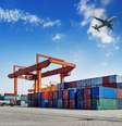 <p>Exportações somaram US$ 225,1 bilhões no ano passado, em queda de 7% ante 2013</p>  Foto: Shutterstock