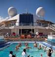 O programa de atividades da Celebrity Cruises, CelebrityLife, não deixa os hóspedes parados nas horas a bordo  Foto: Celebrity Cruises/Divulgação