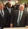 Rob Ford sorri após registrar sua candidatura na prefeitura de Toronto nesta quinta  Foto: AP