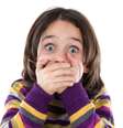 É quase impossível imaginar uma criança usando dentadura, mas em alguns casos realmente é necessário  Foto: Shutterstock