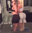Kim Kardashian exibiu o bumbum ao lado da amiga  Foto: Instagram / Reprodução