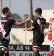 Vasco segue jogando com o logo da montadora Nissam em sua camisa  Foto: Roberto Vazquez / Futura Press