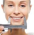 O sorriso perfeito deve ter pelo menos metade da largura da face. O lado direito e esquerdo dos lábios devem ser simétricos e igualmente carnudos  Foto: Shutterstock