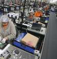 <p>Em 2014 a produção industrial registrou queda de 3,2%, pior resultado em cinco anos</p>  Foto: Cesar Ferrari / Reuters