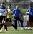 <p>Paulo André em ação em treino do Corinthians; zagueiro é um dos líderes do Bom Senso F.C.</p>  Foto: Ricardo Matsukawa / Terra