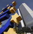 <p>Escultura do euro perto da sede do Banco Central Europeu (BCE), em Frankfurt, Alemanha; inflação na zona do euro atingiu a mínima em maio, preocupando o BCE</p>  Foto: Ralph Orlowski / Reuters
