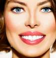 Dentes tortos, pequenos ou grandes demais, manchados. Hoje, tudo tem jeito e em apenas um dia, graças à tecnologia  Foto: Shutterstock