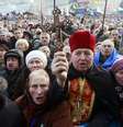 Manifestantes pró-União Europeia protestam na Praça da Independência, no centro de Kiev  Foto: Reuters