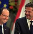 Hollande ao lado do premiê holandês  Foto: AP