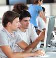 <p>Vagas são para estudantes de cursos de nível técnico e superior</p>  Foto: Shutterstock
