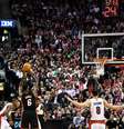 Esportes - Miami é sede de times de basquete, como o Miami Heat, e de futebol americano, como o Miami Dolphins. Ambos possuem estádios próprios e assistir a um jogo é um espetáculo bem diferente do futebol, portanto vale a pena se coincidir com uma escala de cruzeiro. O basquete é disputado na American Airlines Arena, enquanto o time do Miami Dolphins joga no Sun Life Stadium. Os ingressos podem até ser obtidos gratuitamente pela internet  Foto: Shutterstock