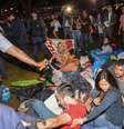 Estudantes foram alvo de spray de pimenta durante a operação que os retirou do local na segunda-feira  Foto: Agência Brasil