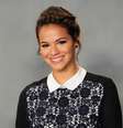 <p>Bruna Marquezine foi fotografada dentro do avião por um fã</p>  Foto: BangShowBiz / BangShowBiz