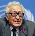 <p>Mediador da ONU para as negocia&ccedil;&otilde;es de paz da S&iacute;ria, Lakhdar Brahimi, durante coletiva de imprensa na sede da ONU, em Genebra</p>  Foto: Jamal Saidi / Reuters