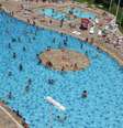 <p>Dias de calor extremo têm lotado piscinas da capital, como no Sesc Belenzinho, na zona leste</p>  Foto: Gero / Futura Press
