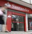 Agência bancária do Santander no Rio de Janeiro. O Santander Brasil, maior banco estrangeiro no país, anunciou nesta quinta-feira que teve lucro líquido recorrente de 1,409 bilhão de reais no quarto trimestre, queda de 12,3 por cento sobre igual período de 2012. 7/10/2009.  Foto: Sergio Moraes / Reuters
