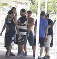 <p>Torcedores caminham dentro de Centro de Treinamento do Corinthians em invasão</p>  Foto: Reginaldo Castro / Gazeta Press