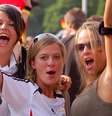 Turistas das mais diversas nacionalidades virão ao país para acompanhar o mundial, e o comerciante deve saber como lidar com cada um desses grupos. Os alemães, por exemplo, costumam ser bastante diretos, e não gostam de entrar em assuntos muito pessoais quando estão fazendo negócios  Foto: Cyril Hou/Shutterstock