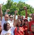 <p>Na segunda, Cunha almoçou por cerca de 30 minutos com militantes do PT que acamparam em frente ao prédio do STF</p>  Foto: Antonio Cruz / Agência Brasil