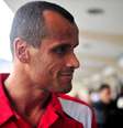 <p>Rivaldo, meia que se consagrou no Barcelona, se aposentou aos 41 anos jogando pelo Mogi Mirim</p>  Foto: Terra