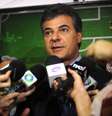 <p>Governador do Paran&aacute; e candidato &agrave; reelei&ccedil;&atilde;o, Beto Richa (PSDB) tem 39% das inten&ccedil;&otilde;es de voto, segundo o Datafolha</p>  Foto: AEN / Divulgação