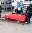 <p>Atletas do bobsled apelam ao "Vermelhão" antes de competir com trenó envelopado</p>  Foto: Emanuel Colombari / Terra