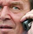 NSA teria interceptado as ligações para Gerhard Schröder, antecessor de Angela Merkel  Foto: Reuters