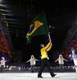 <p>Jaqueline Mourão foi a porta-bandeira do Brasil</p>  Foto: Reuters